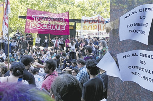 Los docentes de UTE y Ademys exigieron que Soledad Acuña dé marcha atrás con la resolución.