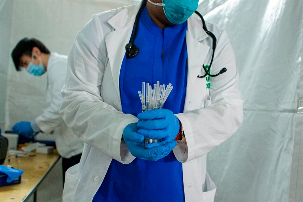 Kluge subrayó que se están realizando "enormes" esfuerzos de la organización y sus socios para que cada país pueda obtener los fármacos.