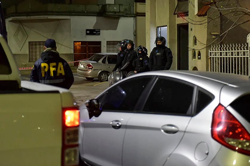 Otra vez la casa de Fernando Sabag vuelve a ser allanada.