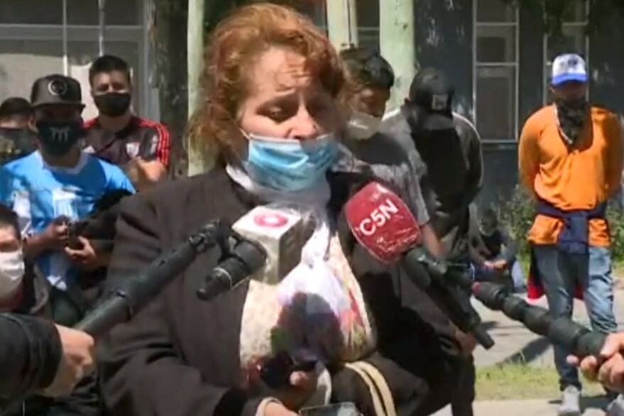 Marcela, madre del joven baleado, sostiene una versión totalmente diferente.