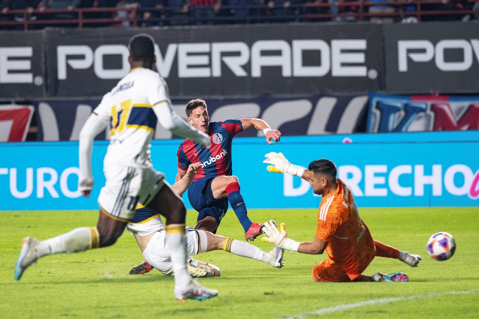San Lorenzo venció 1 a 0 a Boca en el Nuevo Gasómetro.