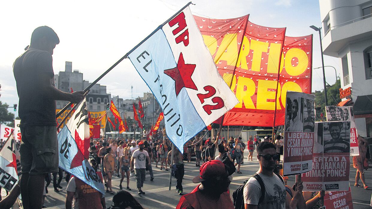 La marcha fue del Congreso a Plaza de Mayo y participaron miles de personas.