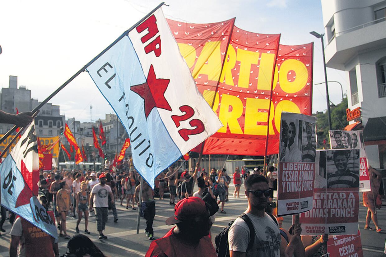 La marcha fue del Congreso a Plaza de Mayo y participaron miles de personas.