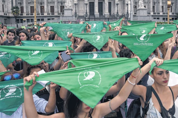 Las multitudinarias manifestaciones callejeras a favor de la despenalización fueron cambiando la percepción de los legisladores.