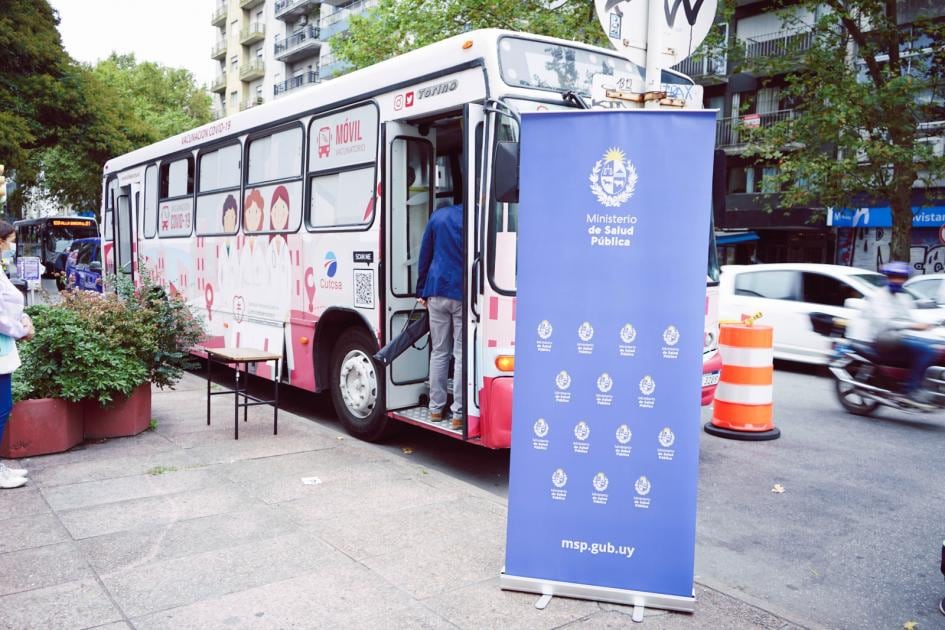 Móvil vacunatorio en Montevideo, Uruguay. Fuente: Ministerio de Salud Púbica