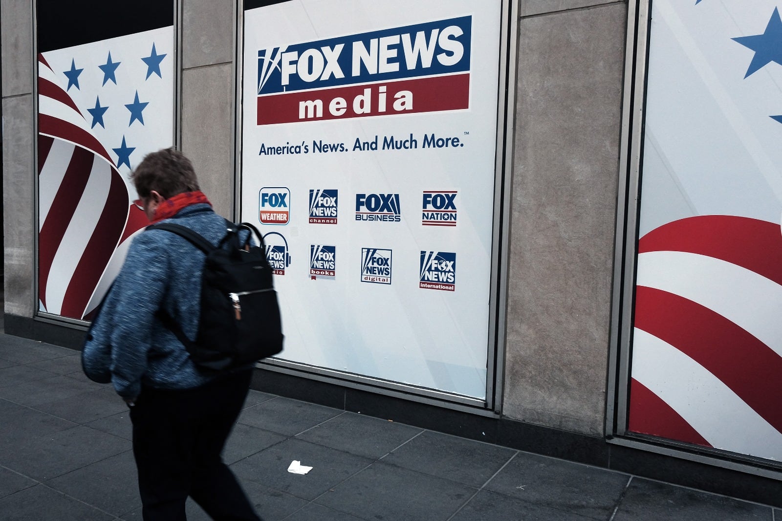 Fox News debió pagar una suma millonaria por difundir noticias falsas.