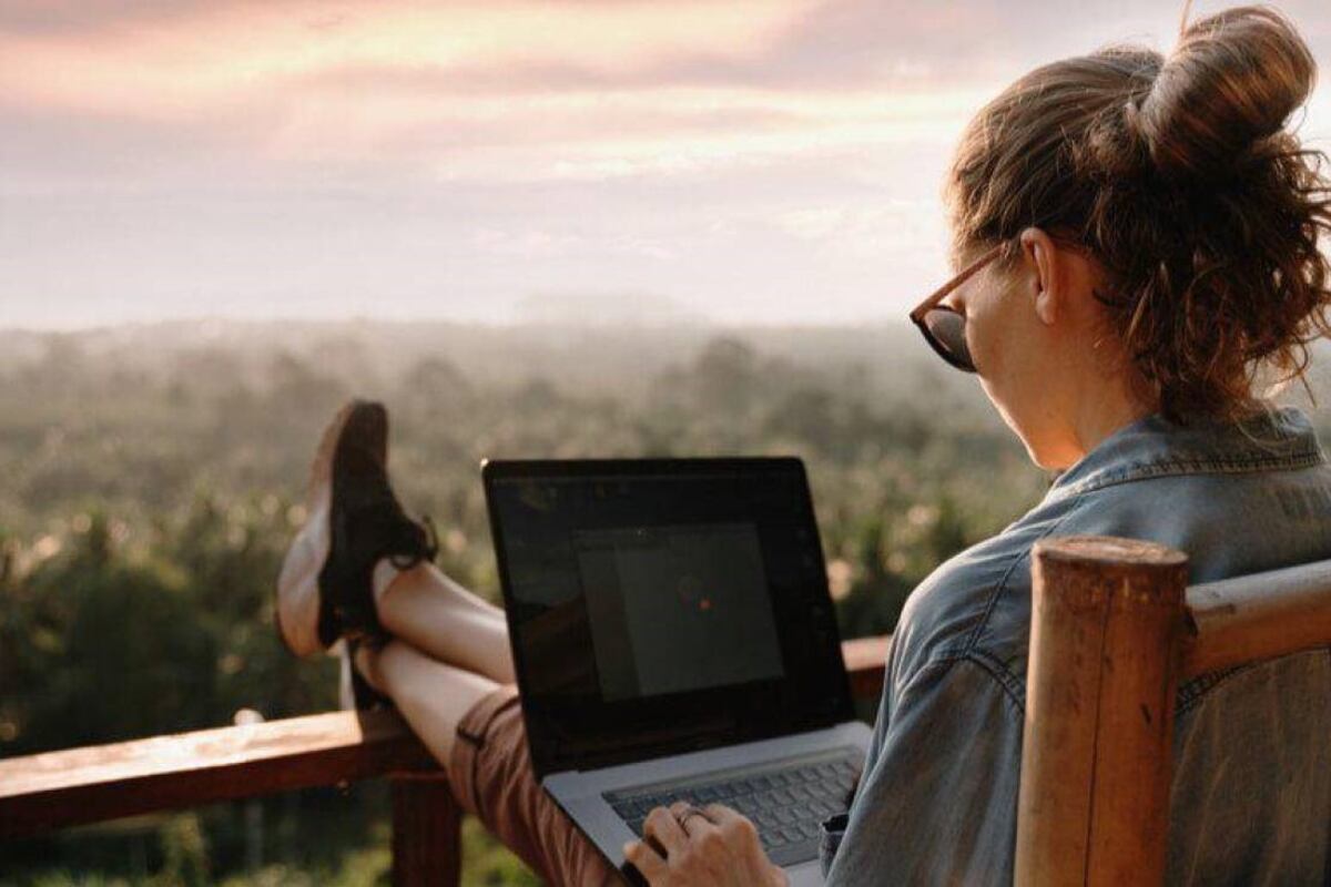 Una de las principales barreras para obtener este visado es el requisito de un salario anual mínimo de aproximadamente 28.000 euros