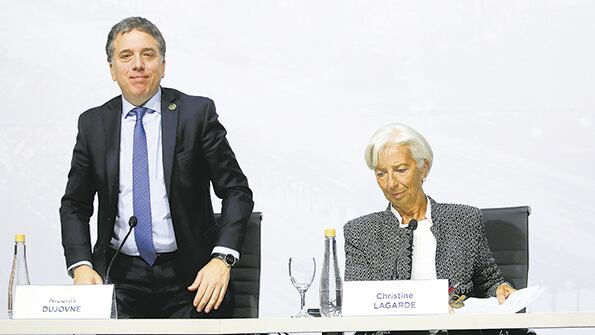 Nicolás Dujovne y Christine Lagarde. La pregunta es qué pasará cuando se acaben los recursos prestados.