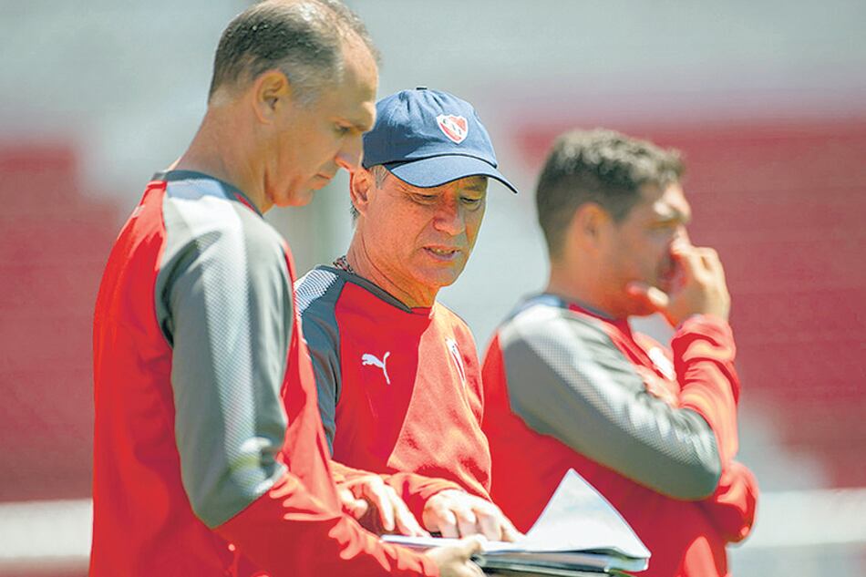 Holan atiende cada detalle y piensa en poner a Amorebieta para tener más juego aéreo.