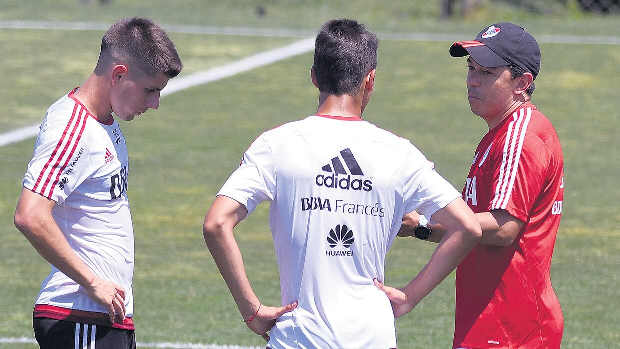 Gallardo todavía no definió el equipo que visitará el sábado a Independiente.