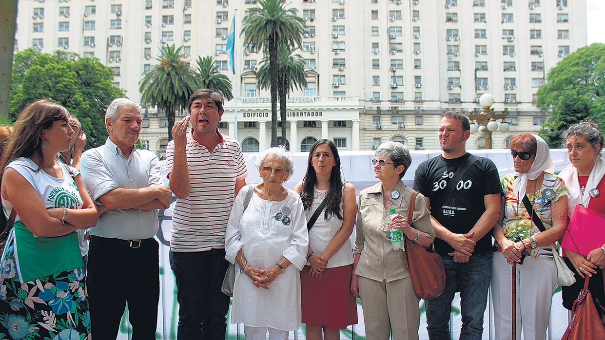 A los trabajadores les cerraron el acceso al Edificio Libertador.