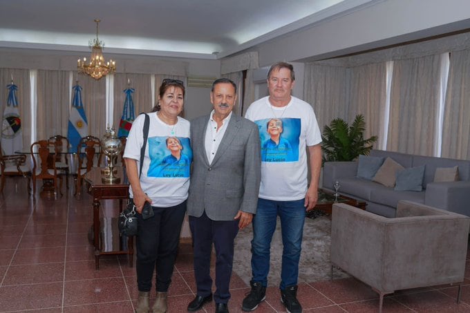 El Gobernador recibio a Ramón Dupuy y Silvia Gómez.