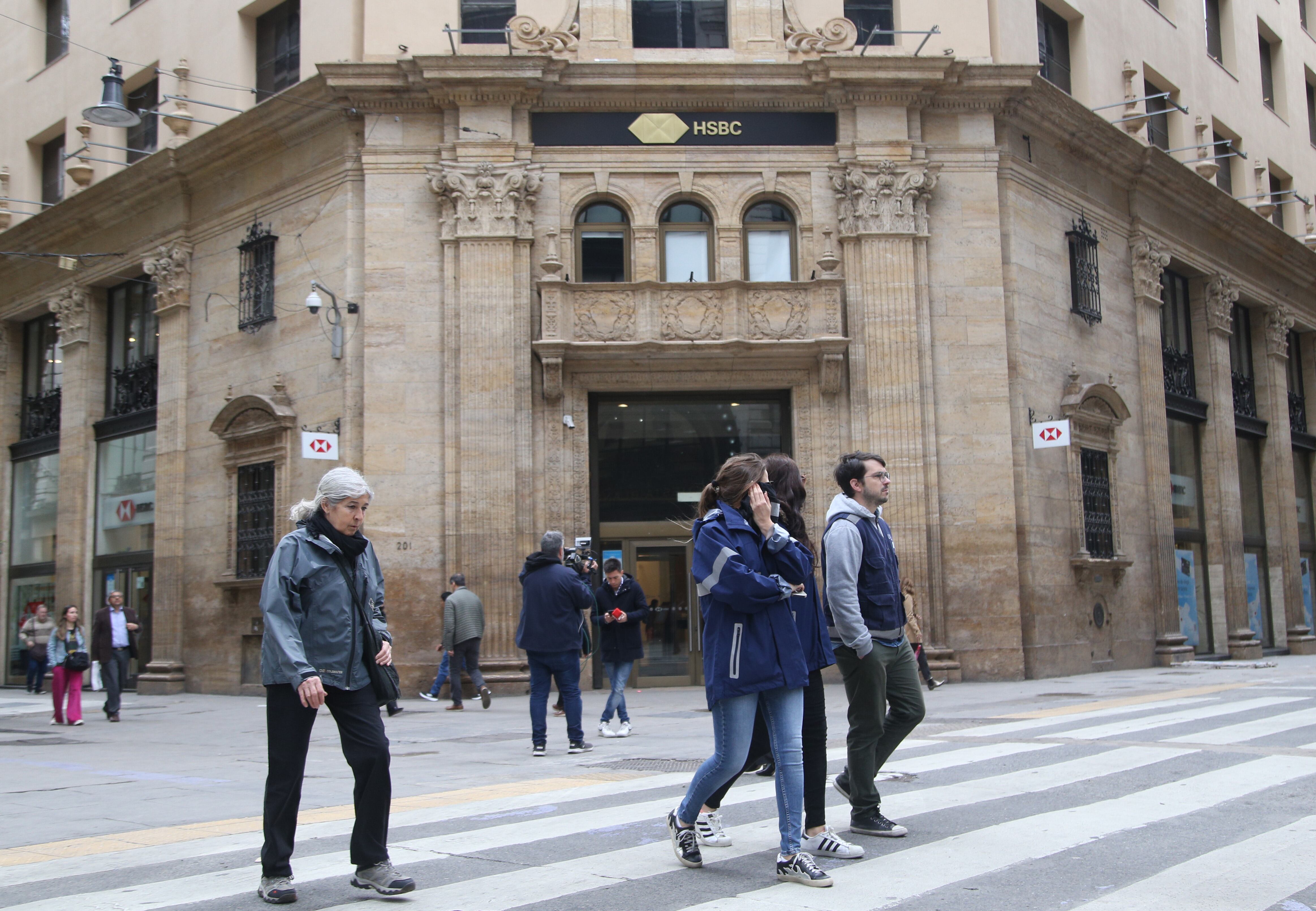 El "carry trade" permite aprovechar las tasas en pesos, pero al final del día todo vuelve al dólar.