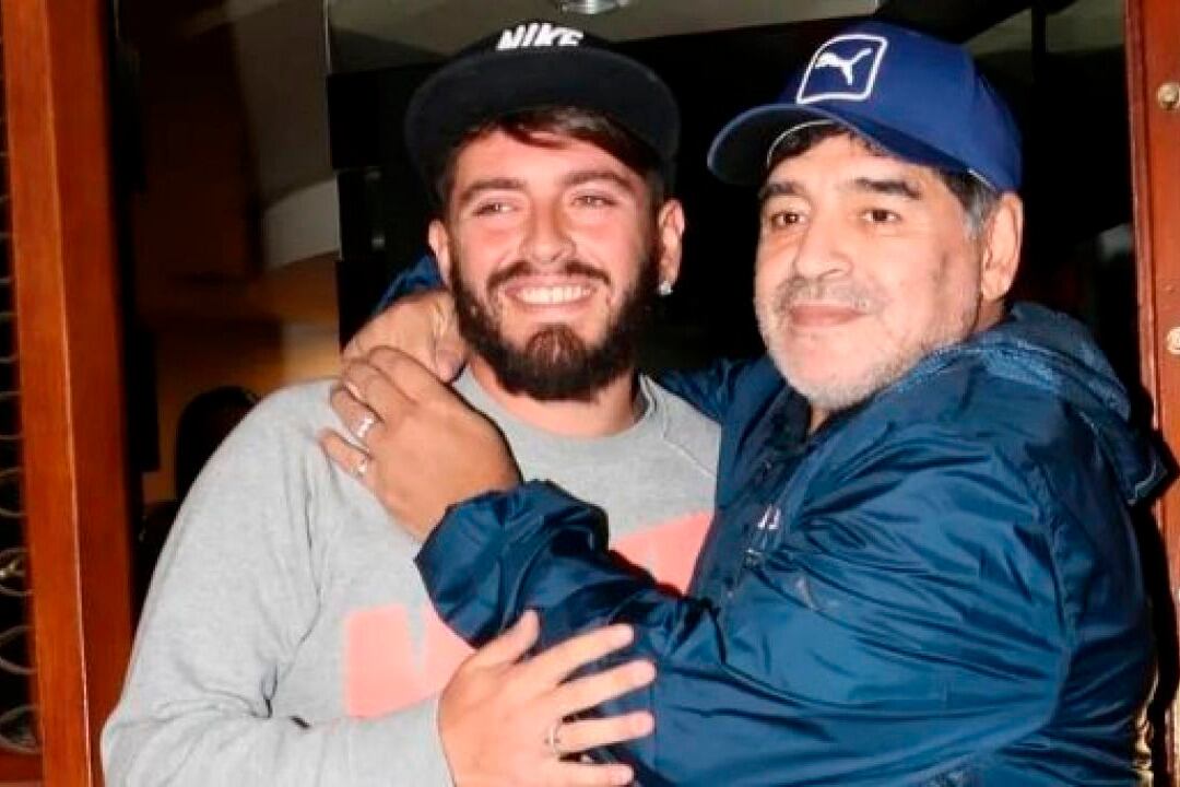 Felipe Solá presidió por videoconferencia el acto formal que le otorgó la nacionalidad argentina a Diego Armando Maradona, hijo italiano (homónimo) de Diego Armando Maradona.