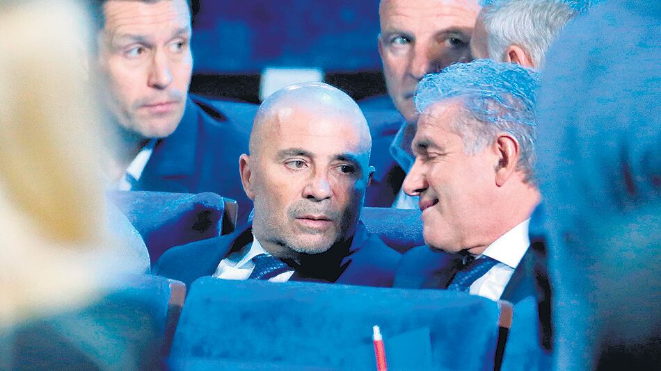 Sampaoli está viendo mucho fútbol en distintos países de Europa.