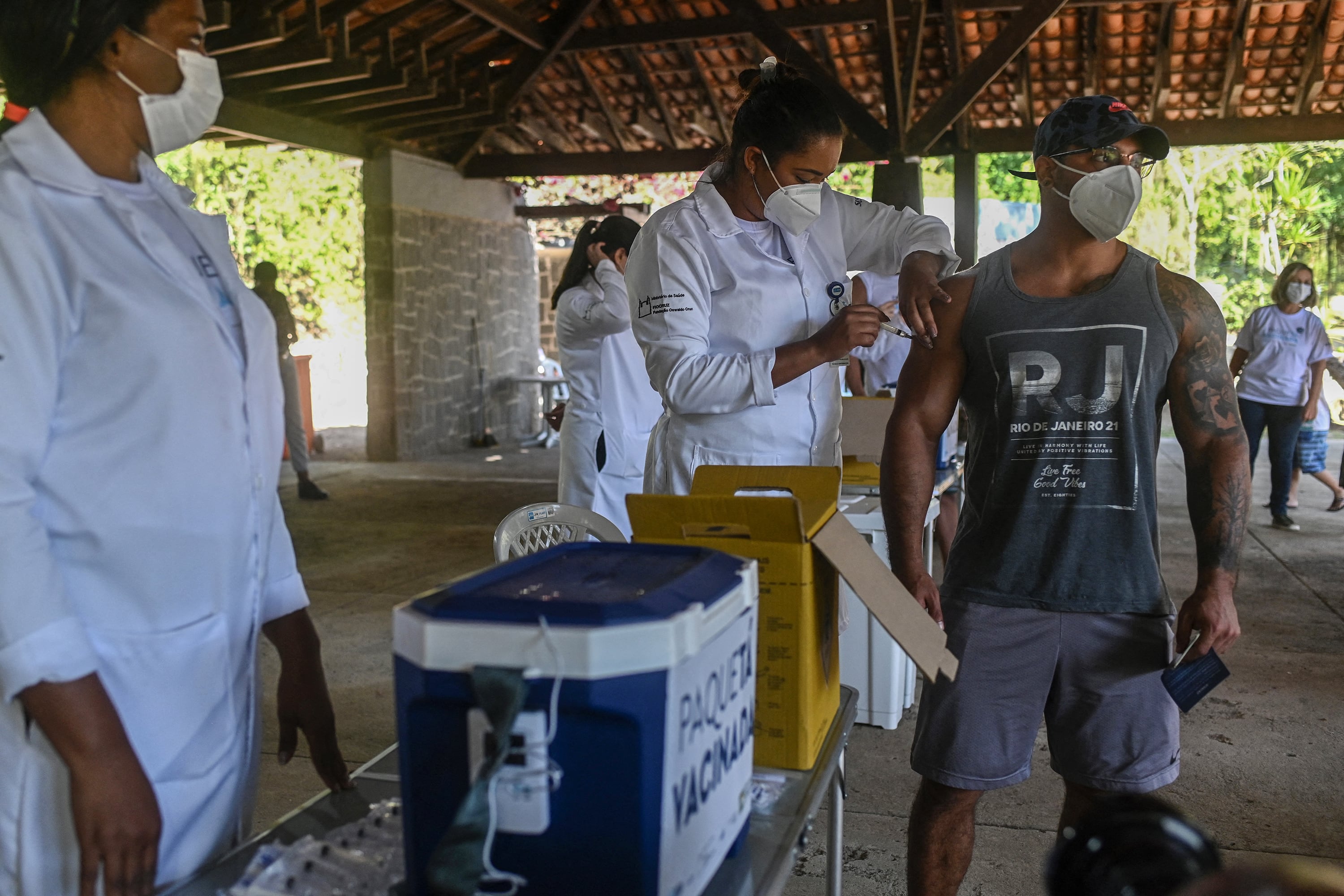 La campaña de vacunación en Brasil quedó manchada por la denuncia de sobrefacturación