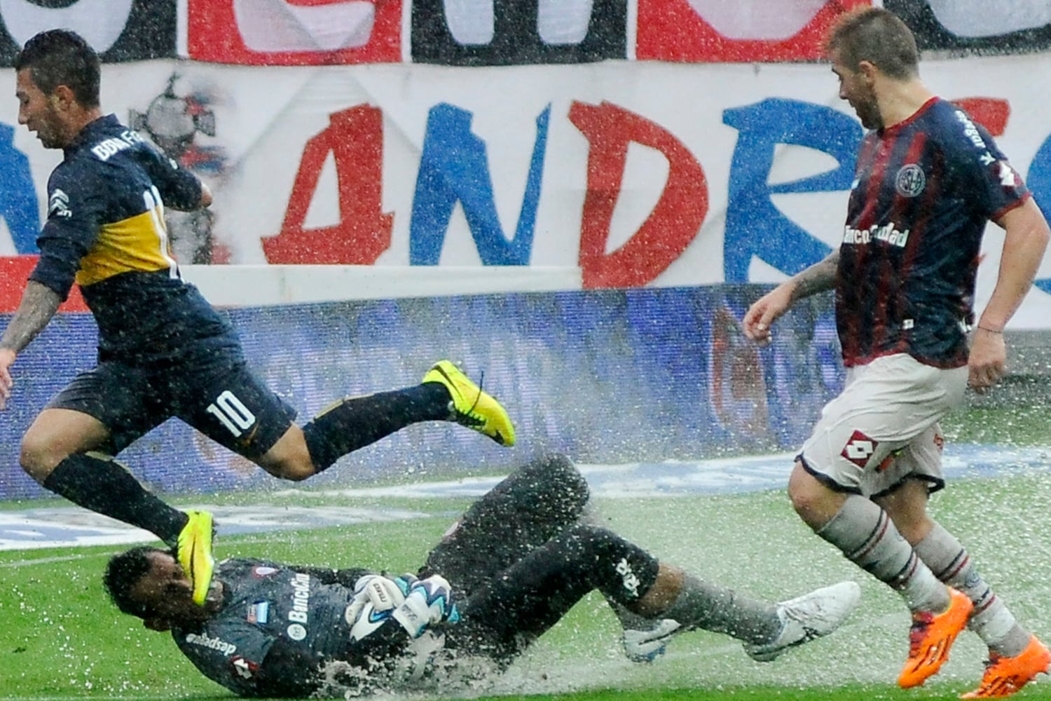 Buffarini, Torrico y Luciano Acosta; protagonistas del último triunfo de San Lorenzo como local.