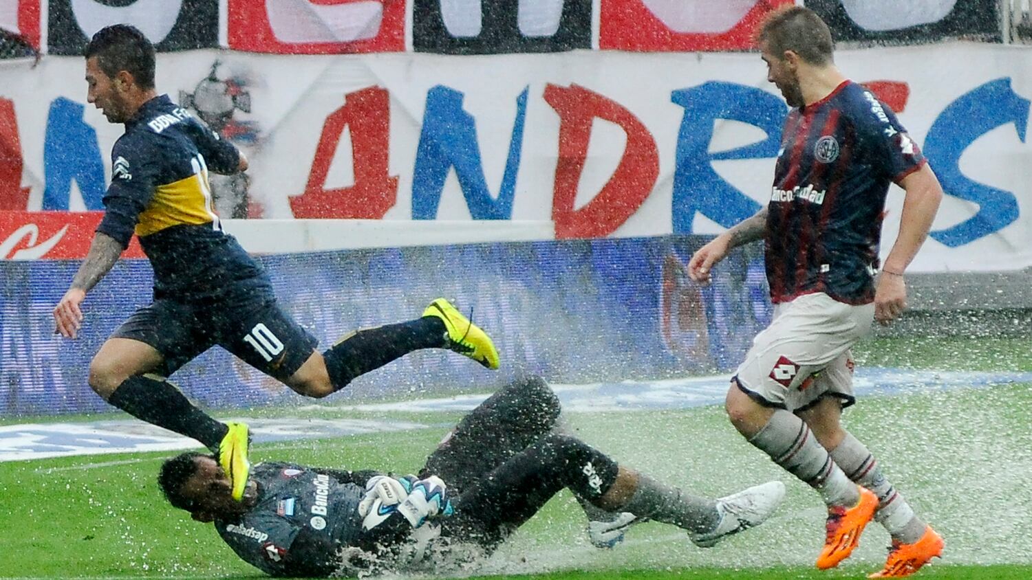 Buffarini, Torrico y Luciano Acosta; protagonistas del último triunfo de San Lorenzo como local.