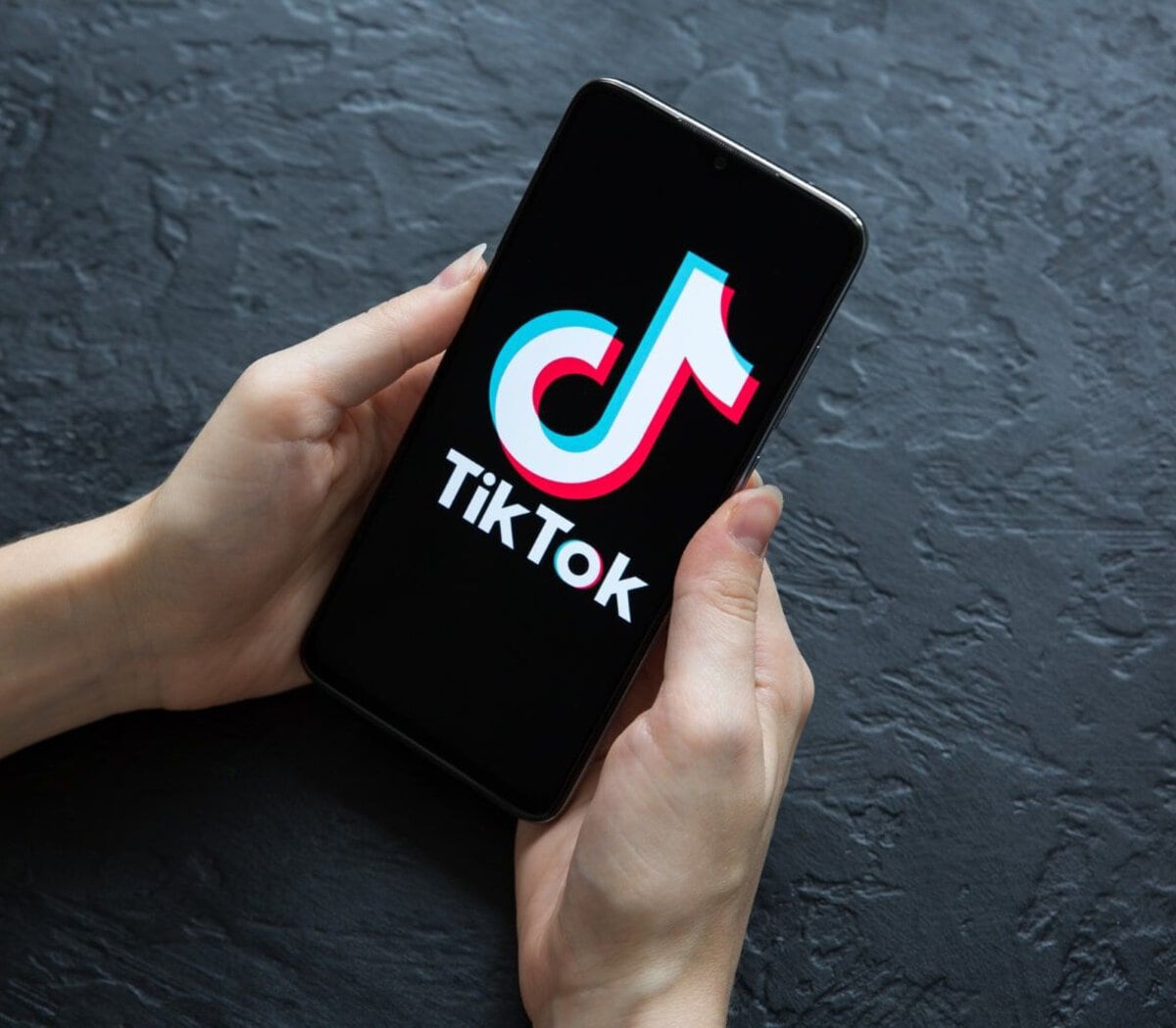 El fiscal general de Australia, Mark Dreyfus, prohibió Tik Tok en dispositivos gubernamentales por el riesgo de robo de datos.
