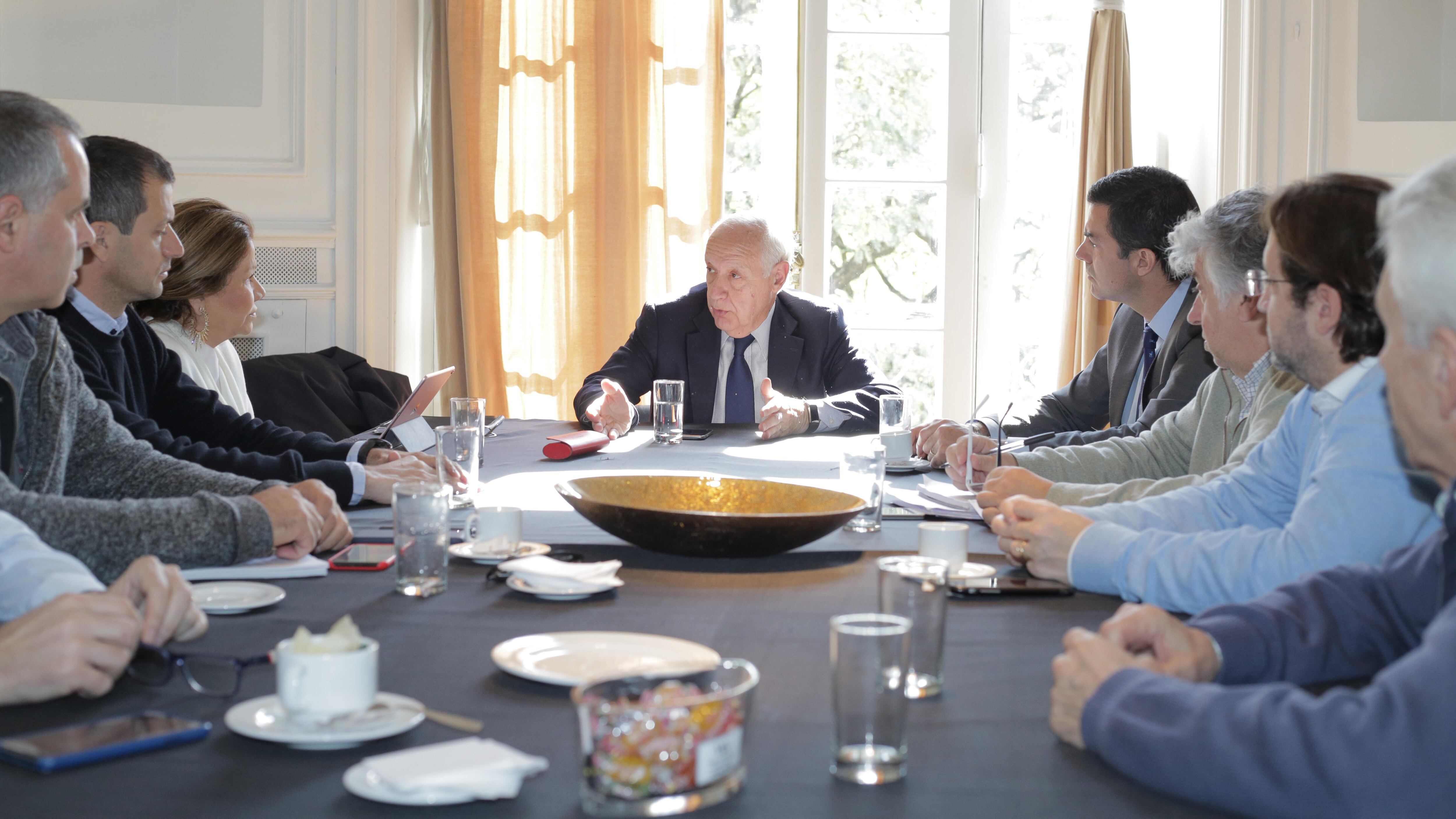 Roberto Lavagna encabezó la reunión de la conducción de Consenso Federal.
