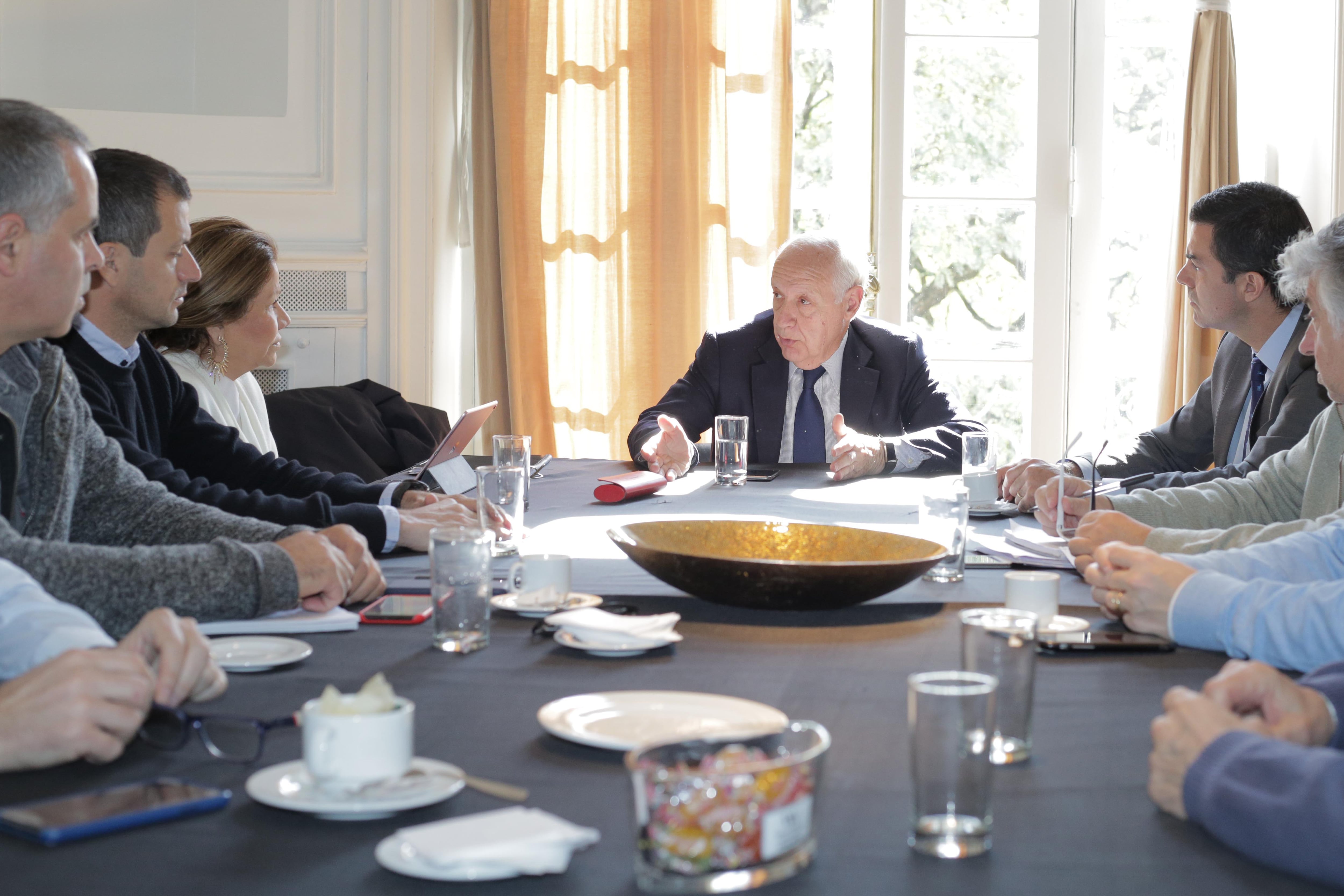 Roberto Lavagna encabezó la reunión de la conducción de Consenso Federal.