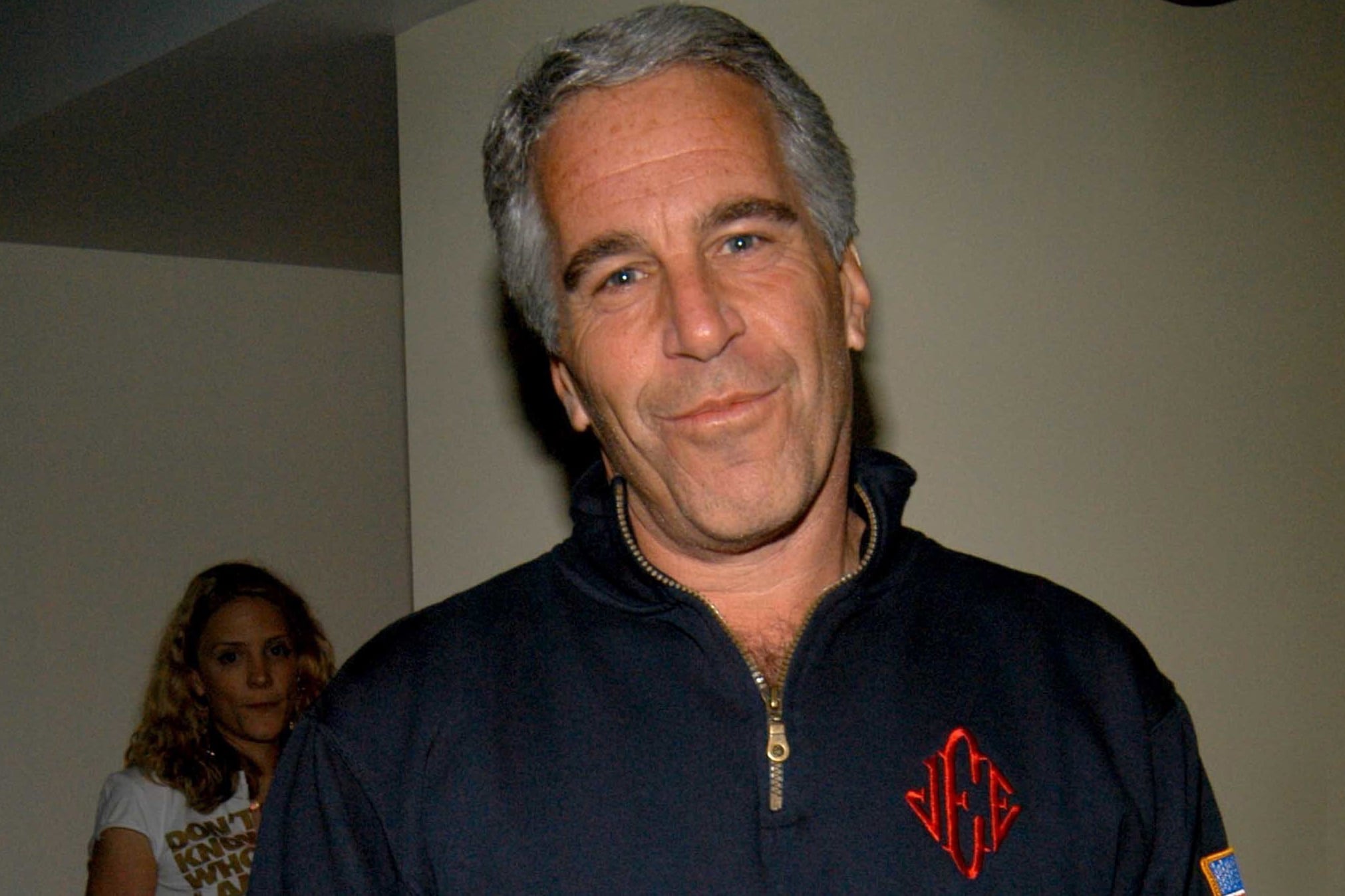 Jeffrey Epstein, el magnate estadounidense que se suicidó en 2019 mientras esperaba ser juzgado por denuncias de abuso sexual y trata de menores.