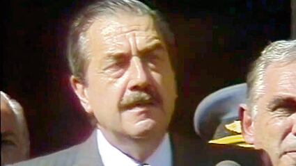 Esto no es un golpe es un thriller político y polifónico enclavado en lo real.