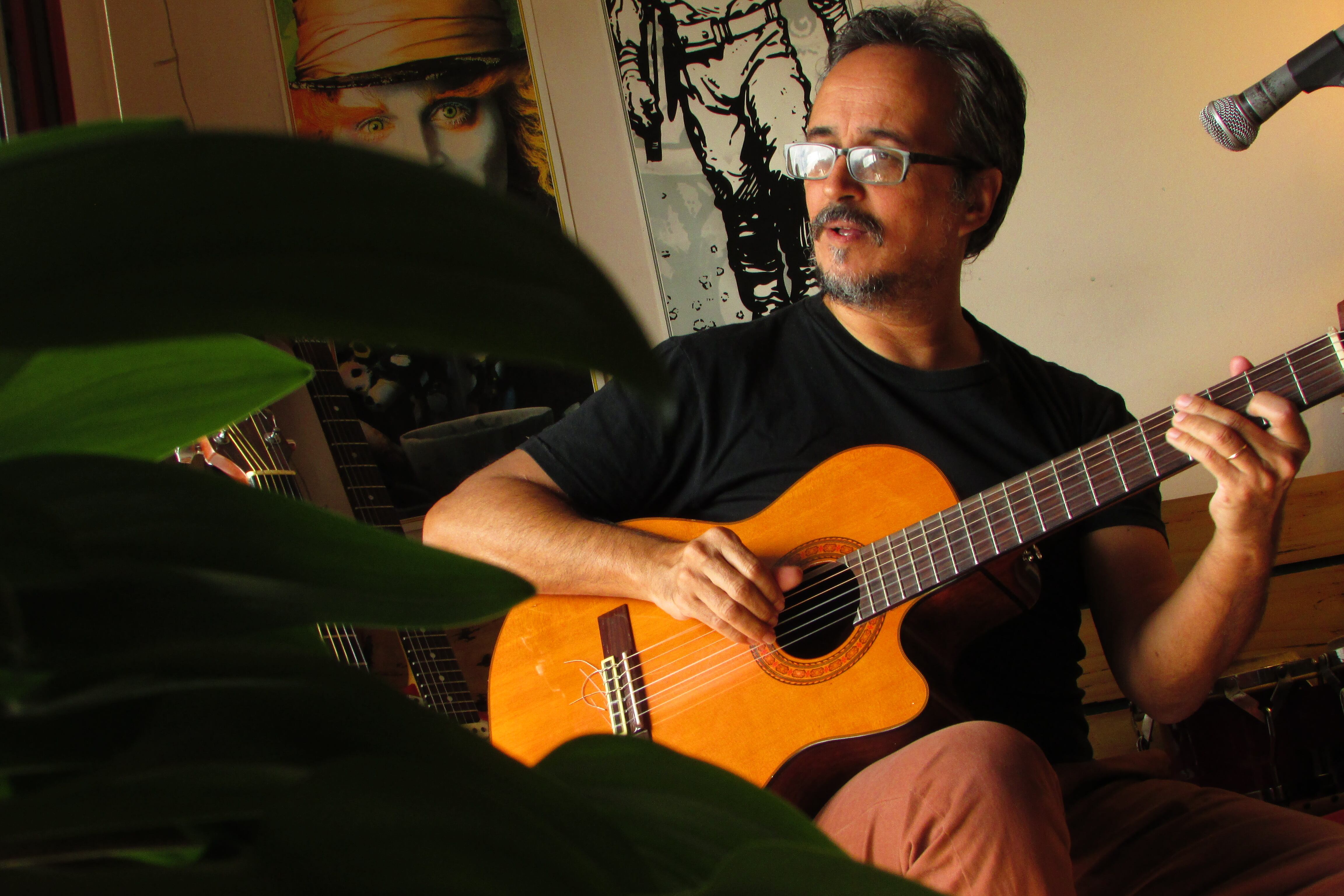 "La filosofía es sostén como visión del mundo, y la experimentación requisito indispensable", dice Serna.