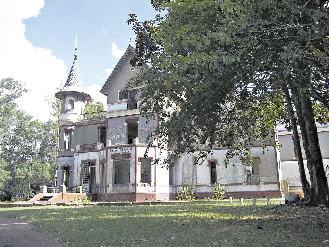 La fachada posterior de la antigua mansión de Egaña.