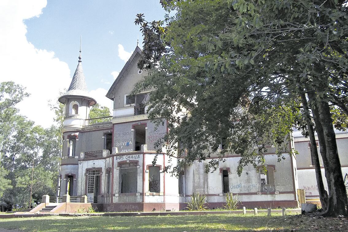 La fachada posterior de la antigua mansión de Egaña.