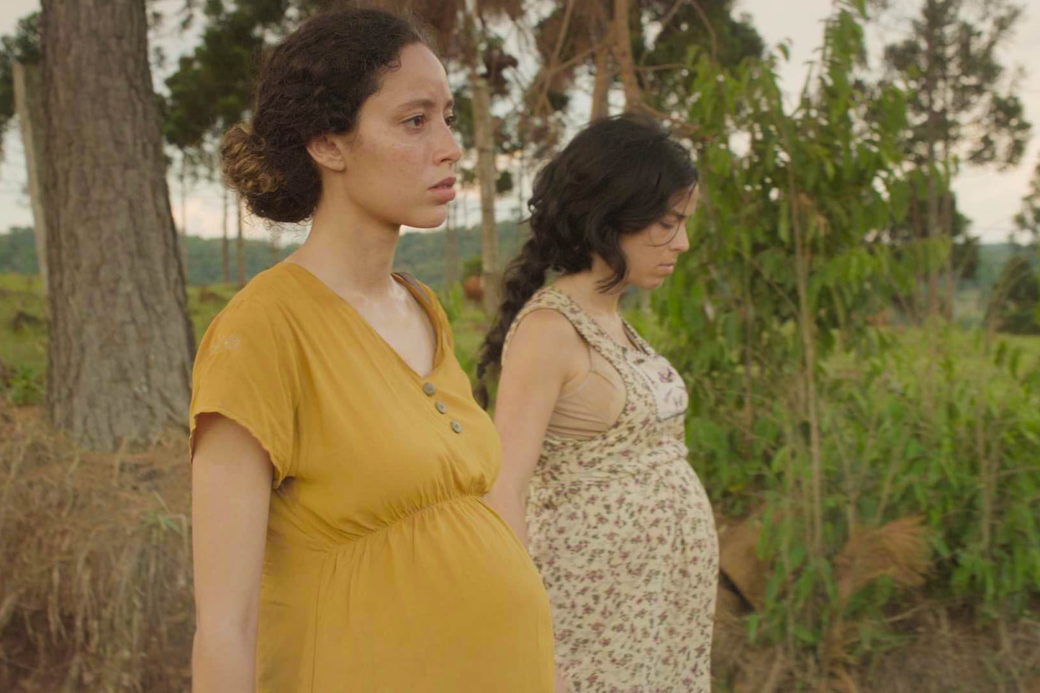 Ailín Salas y Marina Merlino en el paisaje misionero.