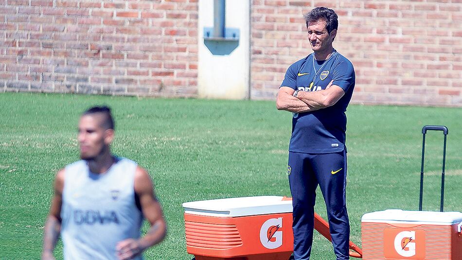 Sin descanso para el plantel del Mellizo, quien dirigió la práctica matutina en Casa Amarilla.