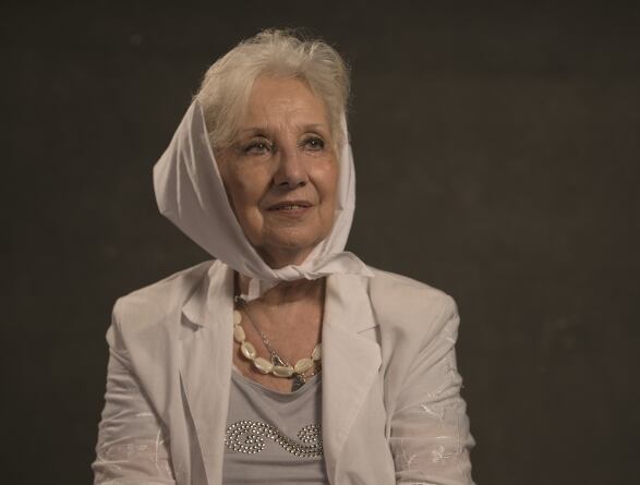 Estela de Carlotto en el documental.