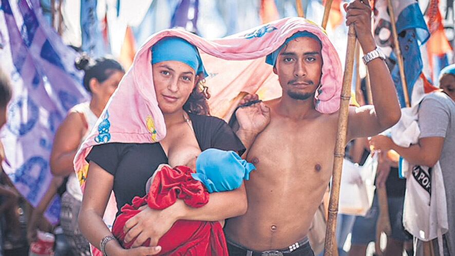 Los protagonistas de “Nuestra plaza” son Javier, Micaela y su pequeña hija, Celeste.