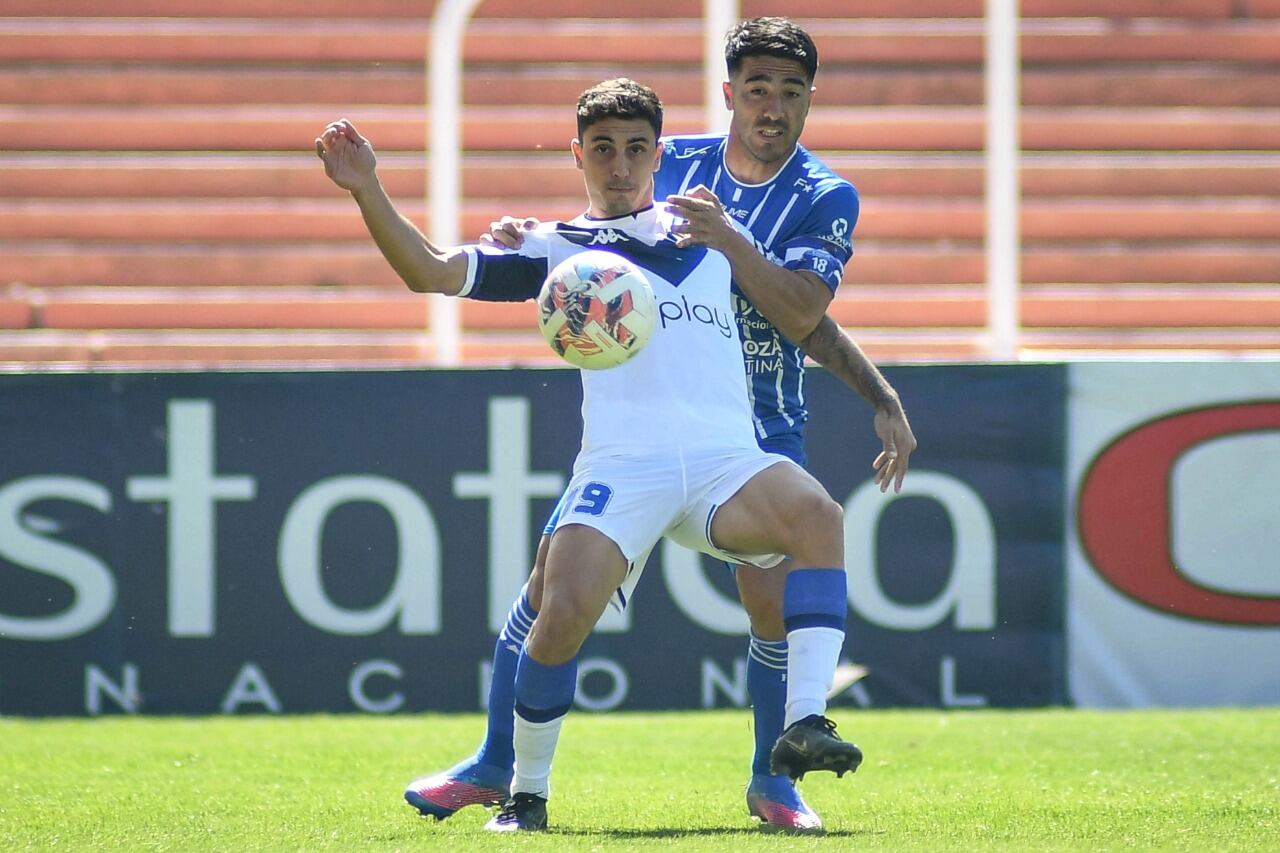 Joel Soñora no tuvo un buen partido en Vélez y fue reemplazado a los 59 minutos