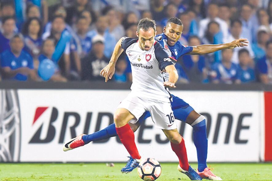 Fernando Belluschi en Guayaquil, donde marcó el único gol de la victoria de San Lorenzo.