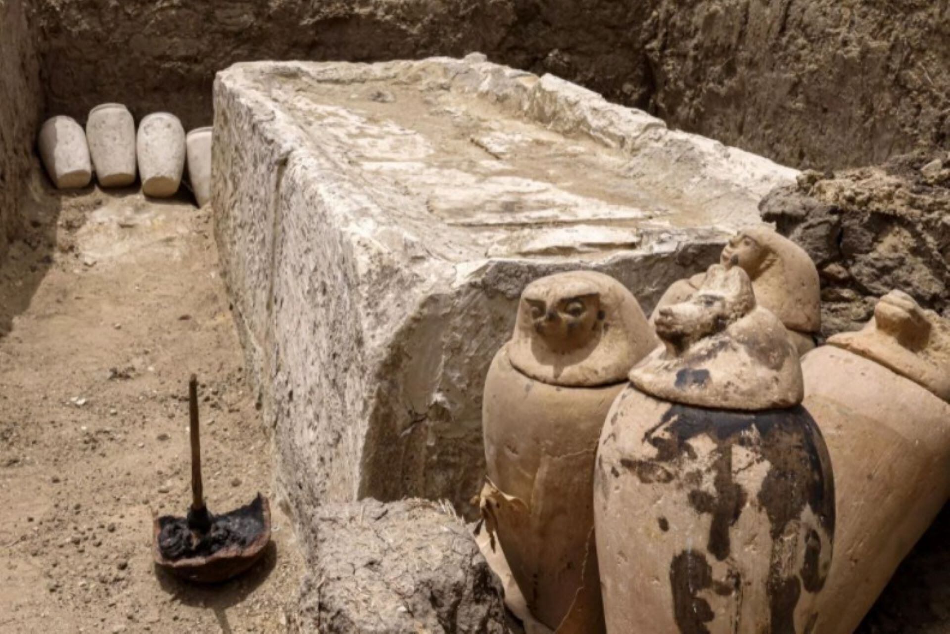 Parte del descubrimiento dado a conocer de dos talleres de embalsamamiento, en la necrópolis de Menfis.