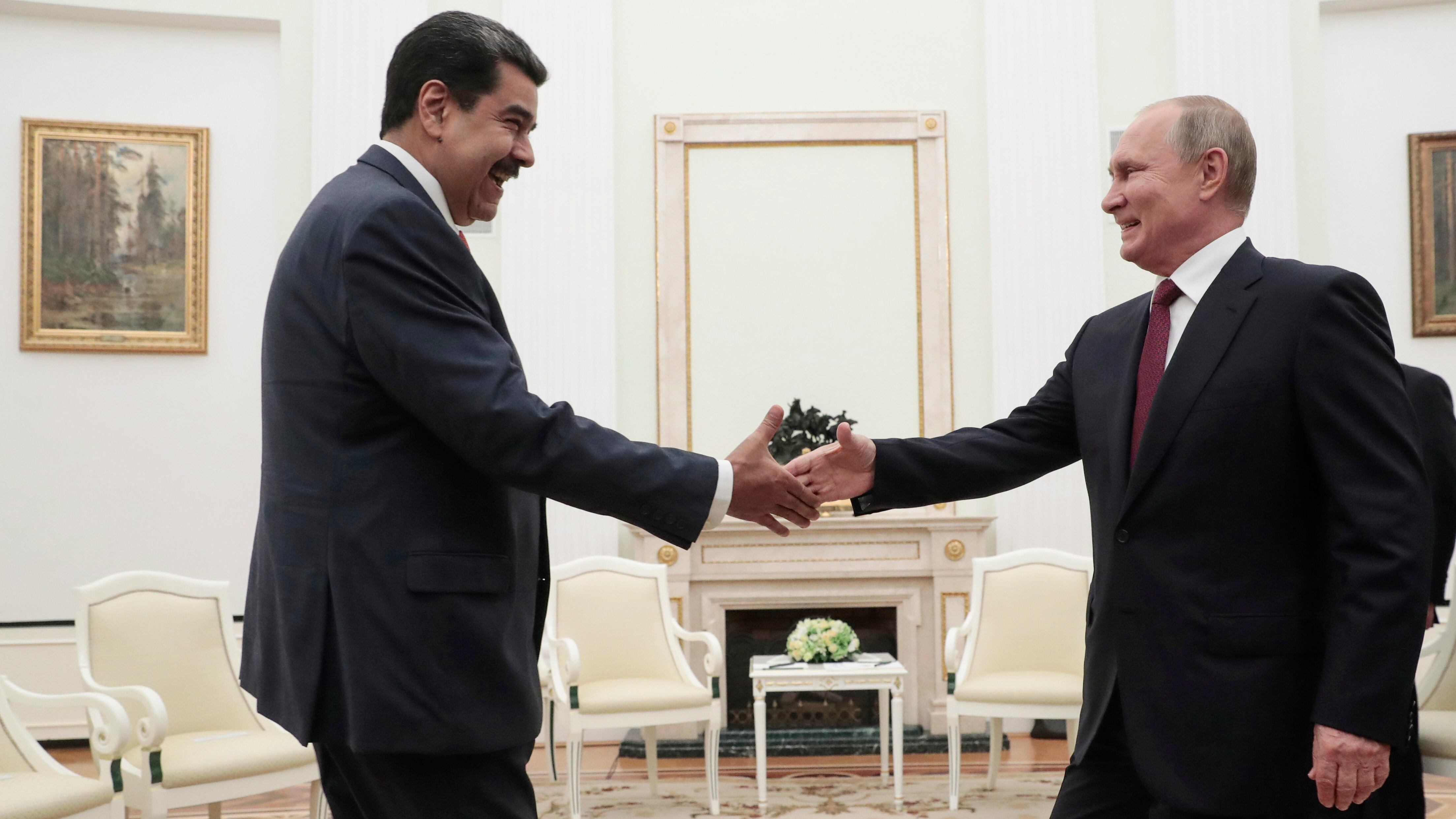 El mandatario ruso Putin recibió a su par venezolano Maduro en el Kremlin.