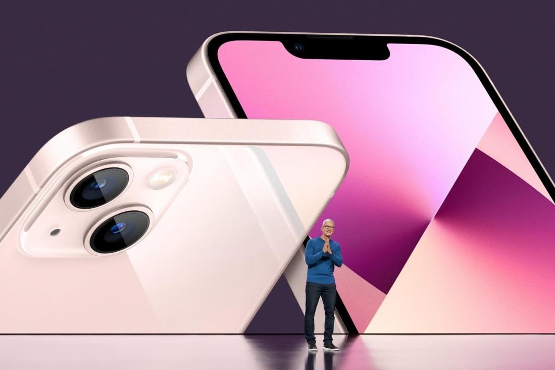 Tim Cook, director ejecutivo de Apple, en la presentación del iPhone 13 en 2021. Imagen: AFP. 