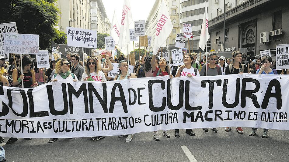 Las organizaciones de artistas denunciaron “el carácter anticultural y antitrabajo del macrismo”.
