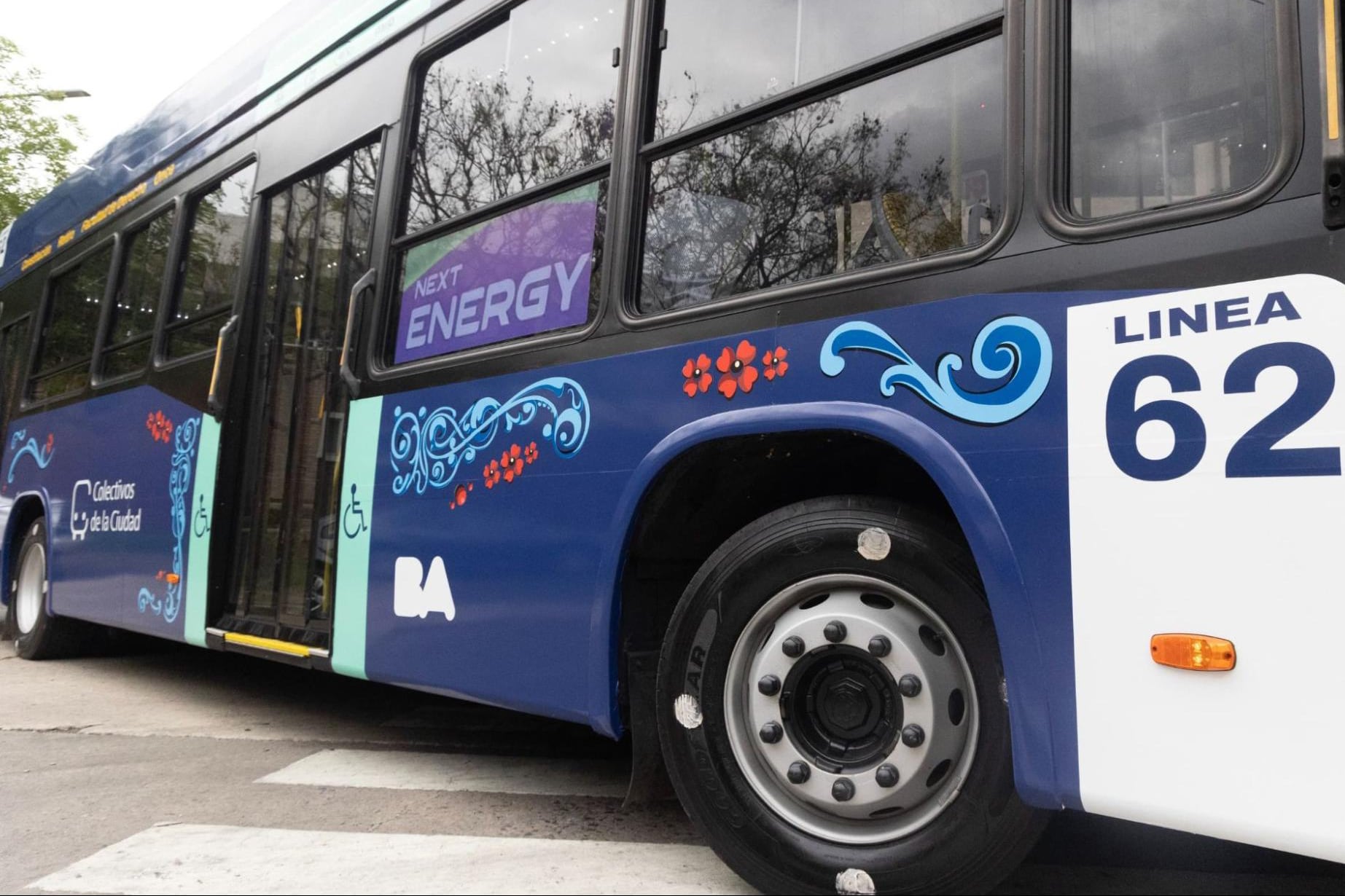 Habrá buses eléctricos en el Casco Histórico porteño.