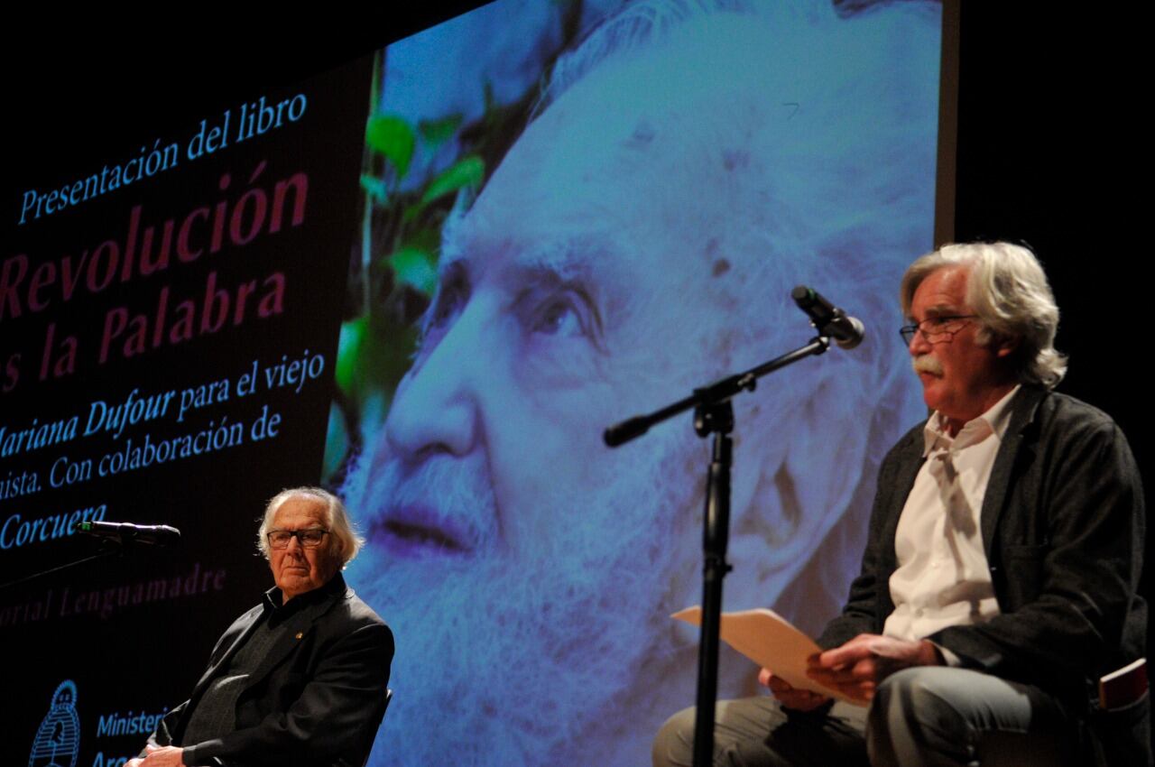 "La memoria nos ilumina el presente", dijo el Nobel de la Paz Adolfo Pérez Esquivel.
