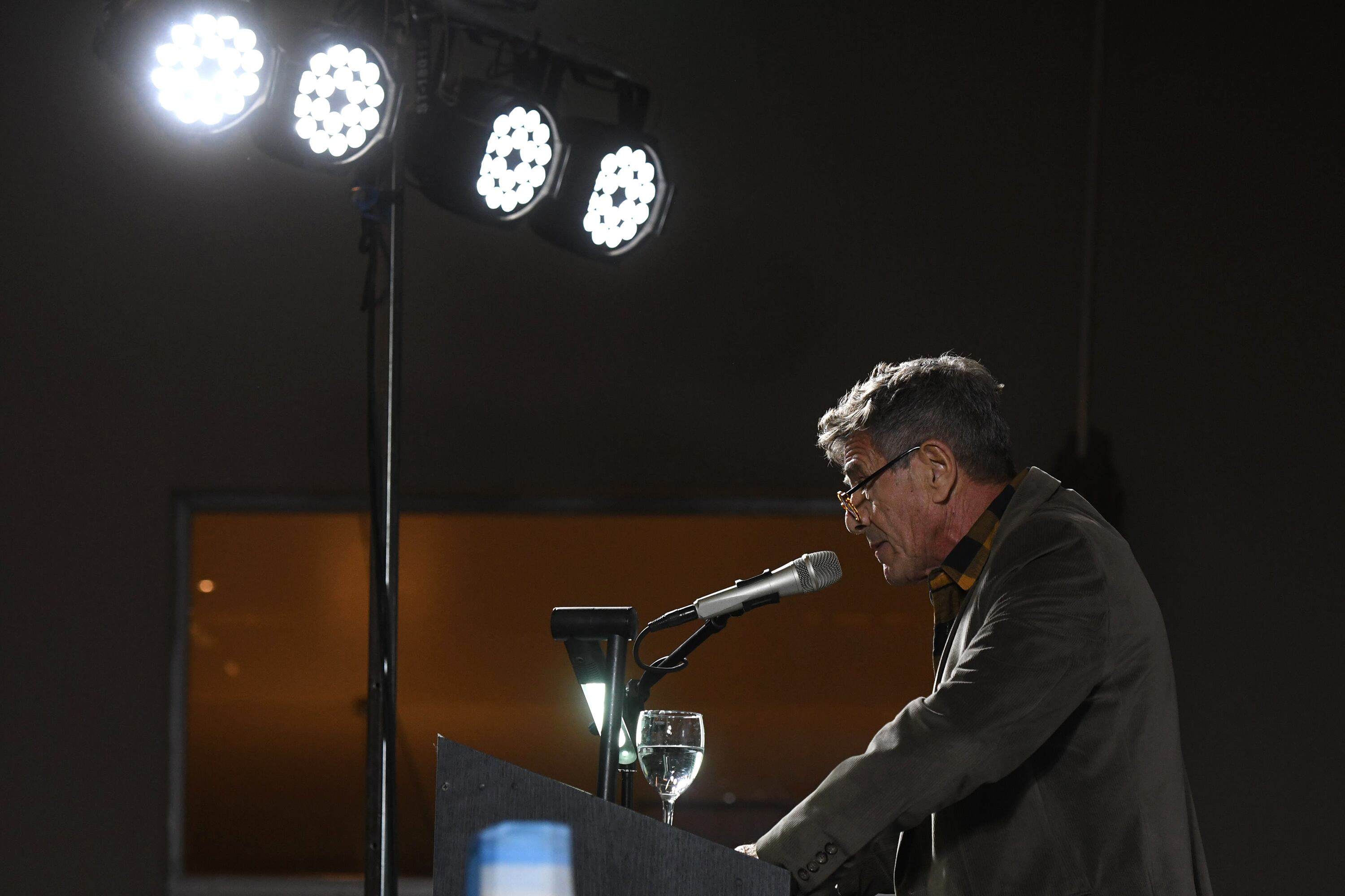 Guillermo Saccomanno inauguró la Feria del Libro con un celebrado y polémico discurso.