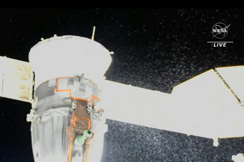 La nave trasladó en septiembre al espacio a los cosmonautas rusos Sergei Prokopiev y Dmitry Petelin, así como al astronauta estadounidense Frank Rubio. (Foto NASA/AFP)