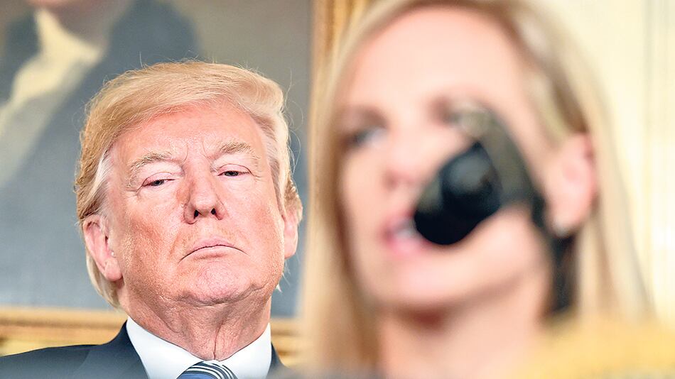 “México se ríe de nuestras tontas leyes de inmigración”, sostuvo Trump en Twitter.