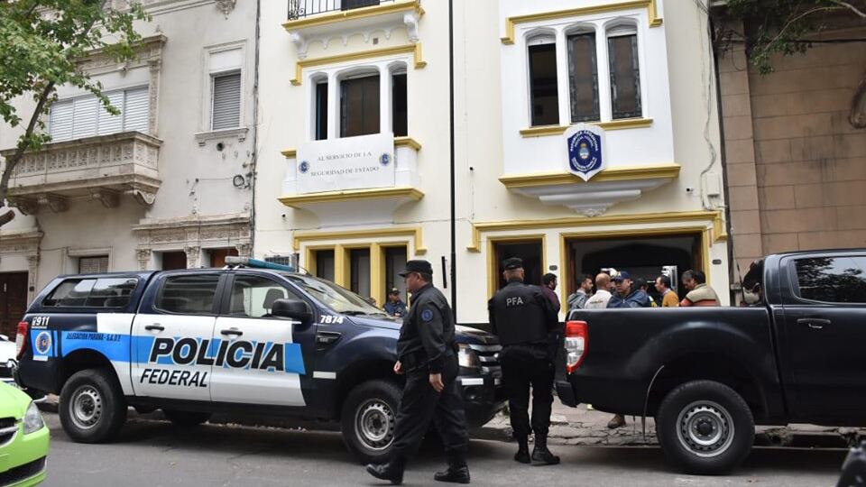El día del allanamiento a la PF de Santa Fe.