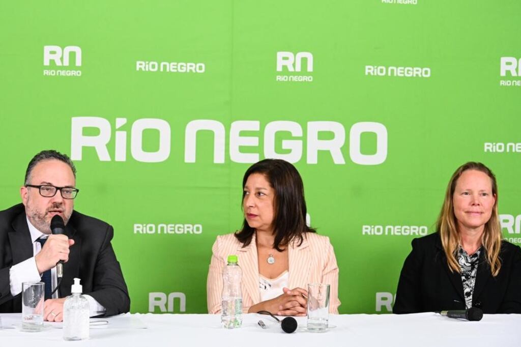 Kulfas, la gobernadora de Río Negro, Carreras; junto a la CEO de Fortescue, Shuttleworth.