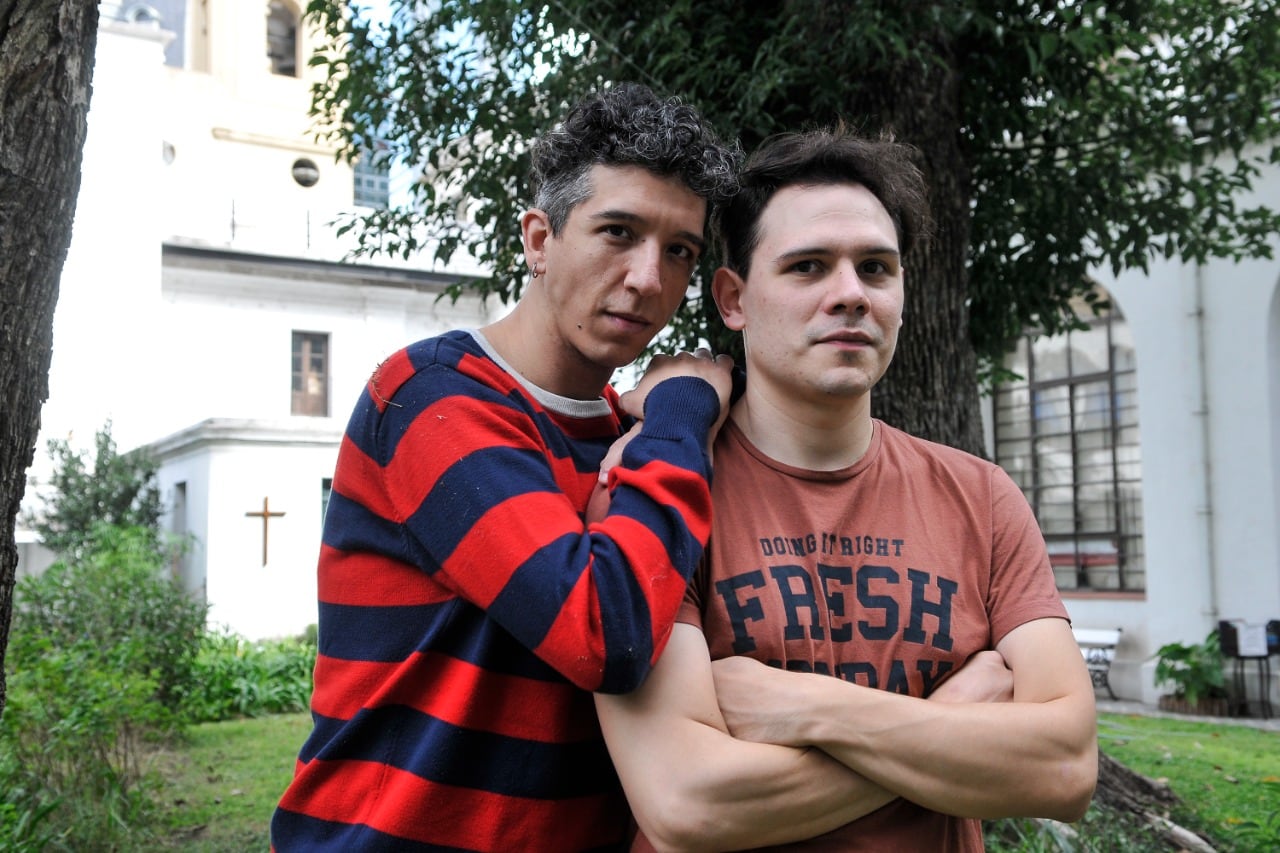 Luciano Crispi y Jonathan Di Costanzo protagonizan la obra estrenada en el Teatro El Convento. 