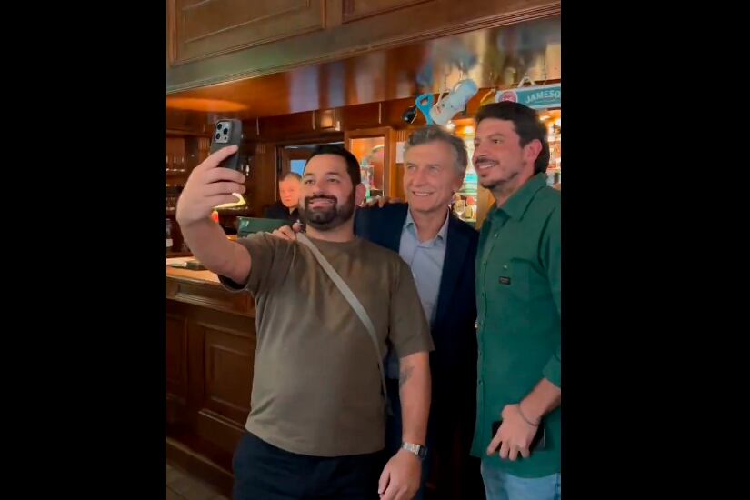 Macri, pasión de multitudes en Las Cañitas. 