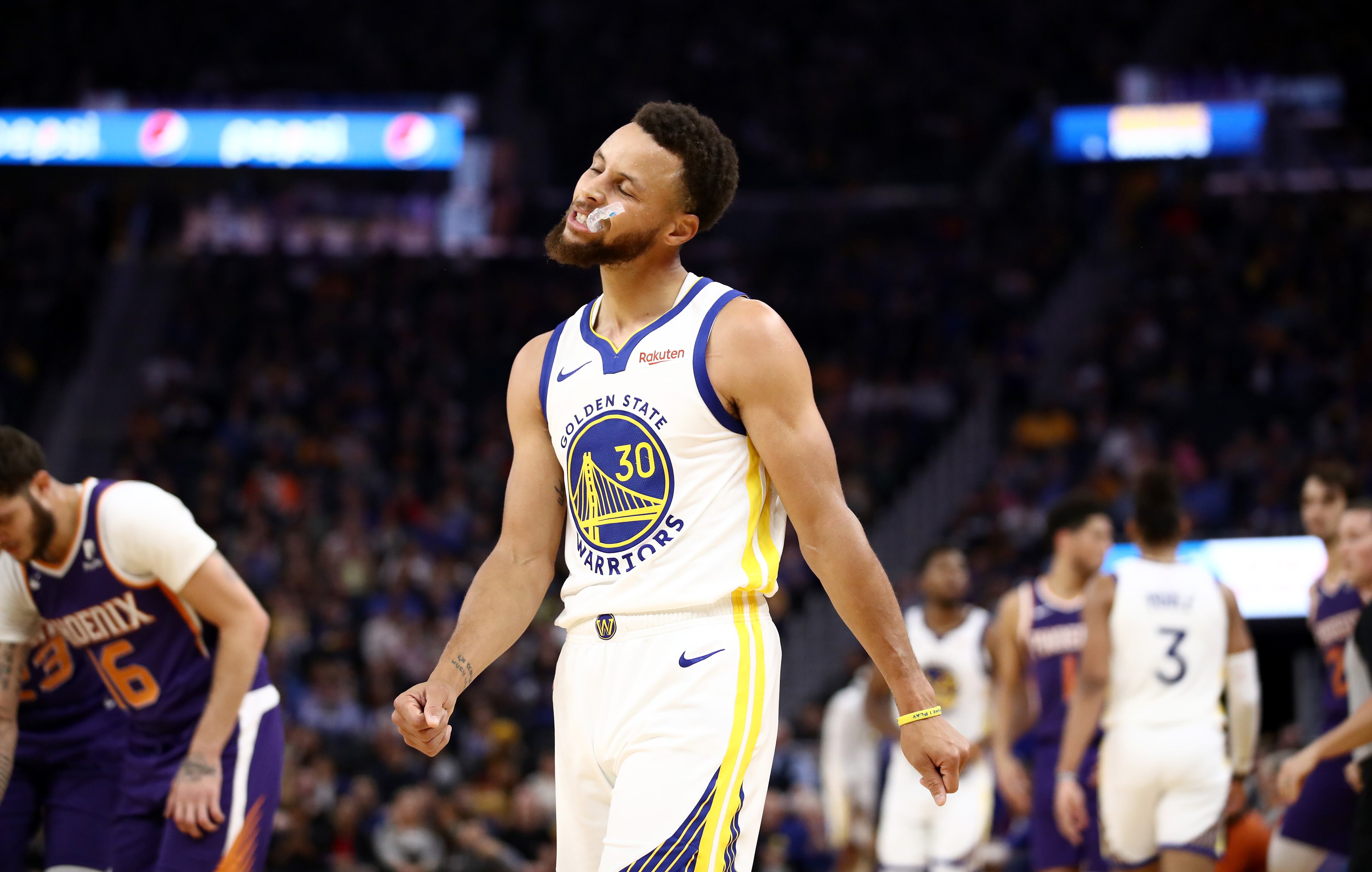 Curry no podrá jugar durante tres meses por culpa de la operación de muñeca.